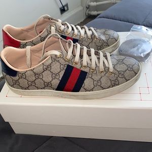 Women’s Ace GG Supreme Sneaker Gucci